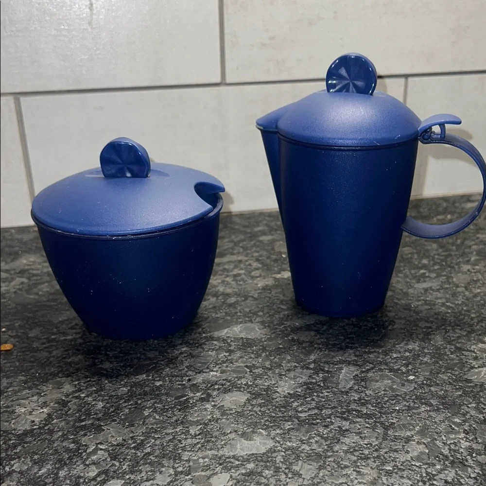 Vintage Tupperware Sugar and Creamer Set. Open House. Seems NWOT